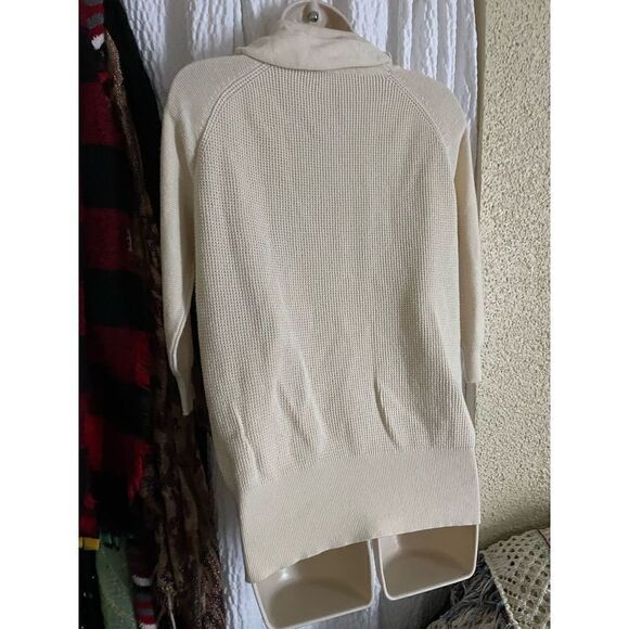 Ann Taylor Loft sweater (#362) - Picture 5 of 8